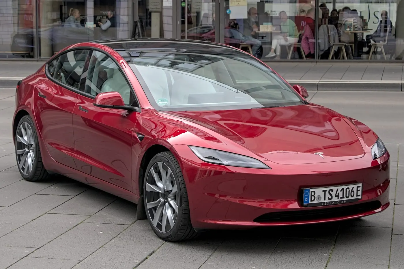Tesla Model 3 — compramos tu vehículo en Dallas